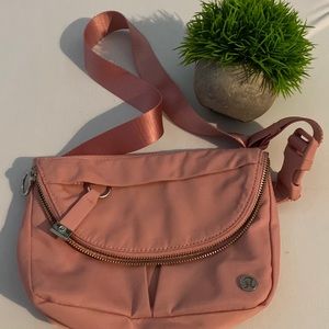 Lululemon athletica || Pink crossbody belt bag All night festival bag
